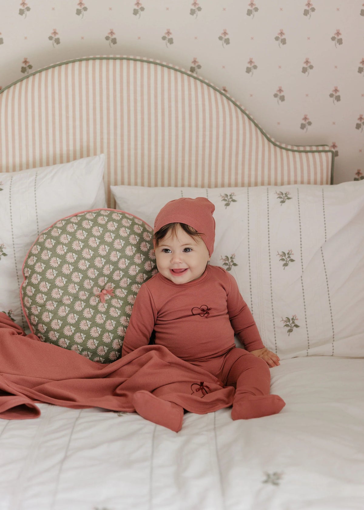 Baby Girl Footie & Beanie – Pink – Heart & Star
