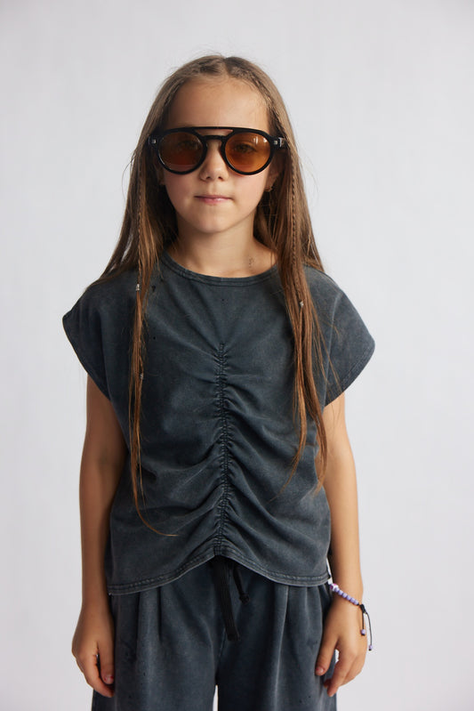 VINTAGE BLACK PINCHED TSHIRT