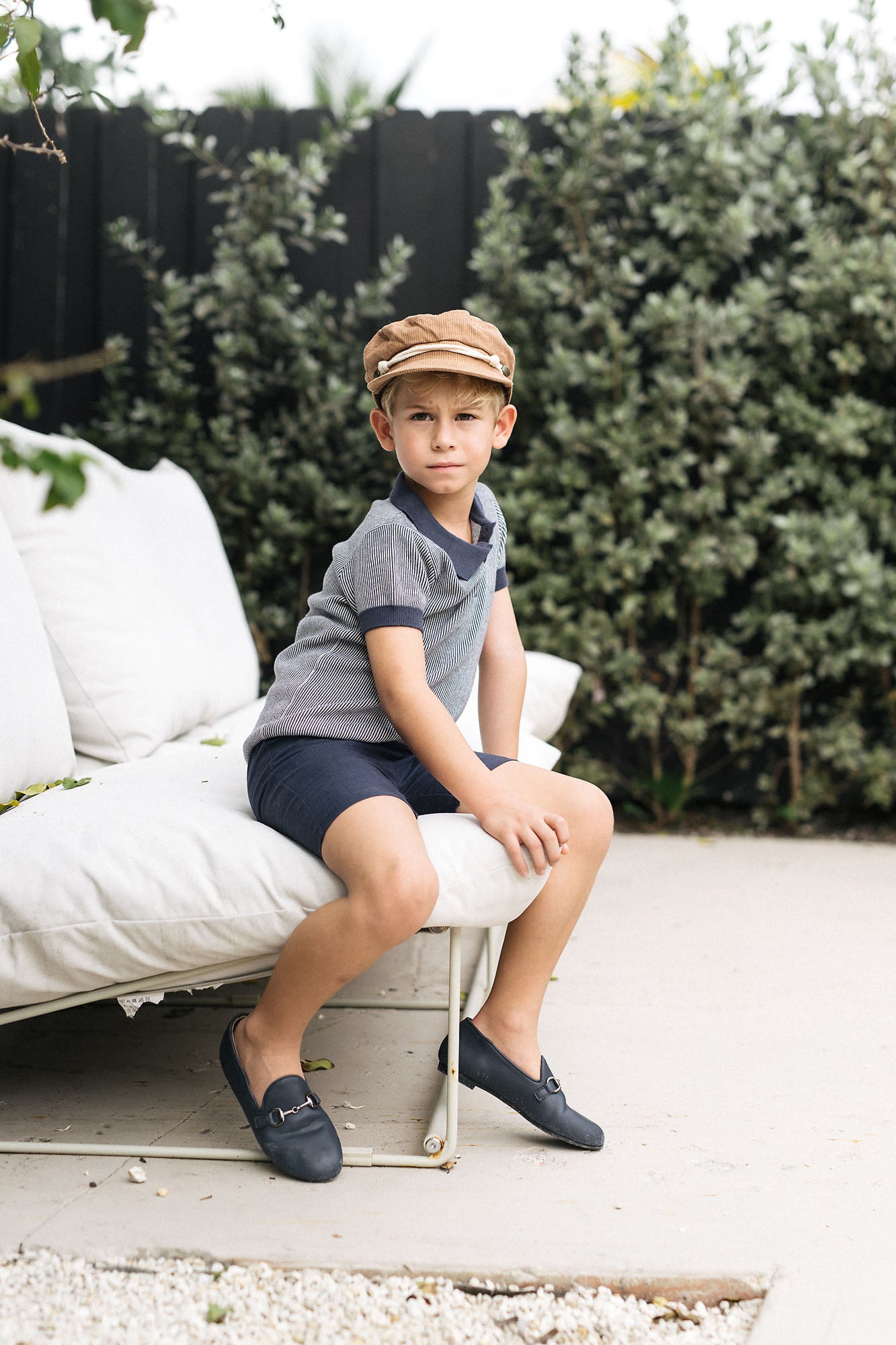 KNIT POLO SHORT SLEEVE- OFF NAVY STRIPE